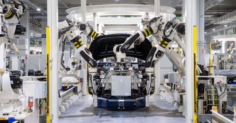 Automation - Robot installing parts on the vehicle